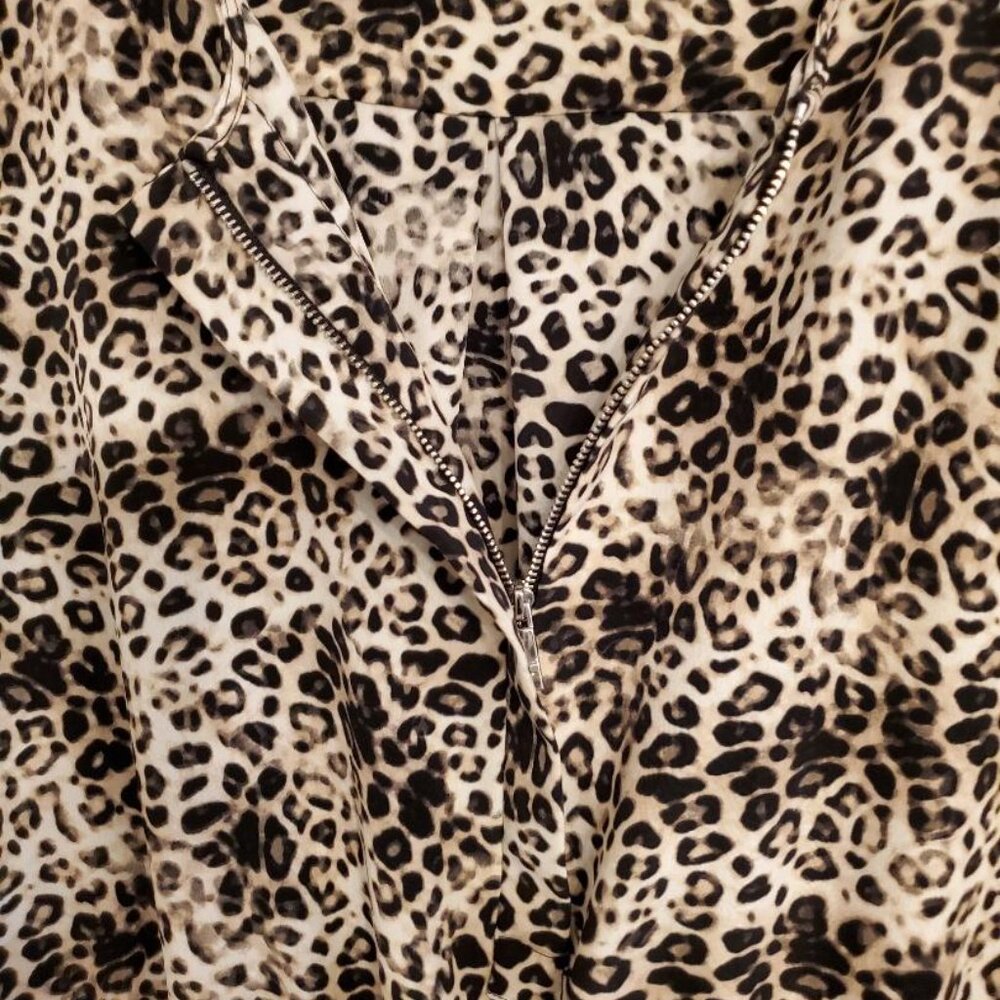Vince Camuto Beige and Black Leopard Print Midi Dress - Picture 3 of 11